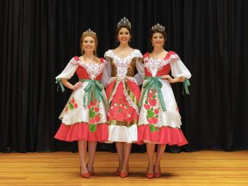 Trajes de passeio das soberanas da XI Femaçã destacam a cultura e a riqueza de Veranópolis