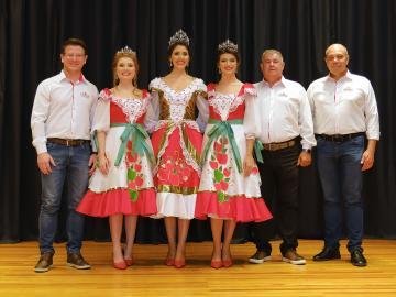 Trajes de passeio das soberanas da XI Femaçã destacam a cultura e a riqueza de Veranópolis