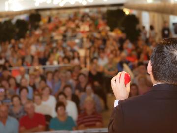 Dr. Emilio Moriguchi palestrou para uma plateia lotada. Foto: Ivane Costella Bissani