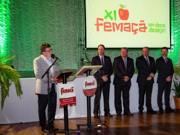 Prefeito de Veranópolis, Waldemar De Carli, fez uma homenagem aos produtores de maçã do município